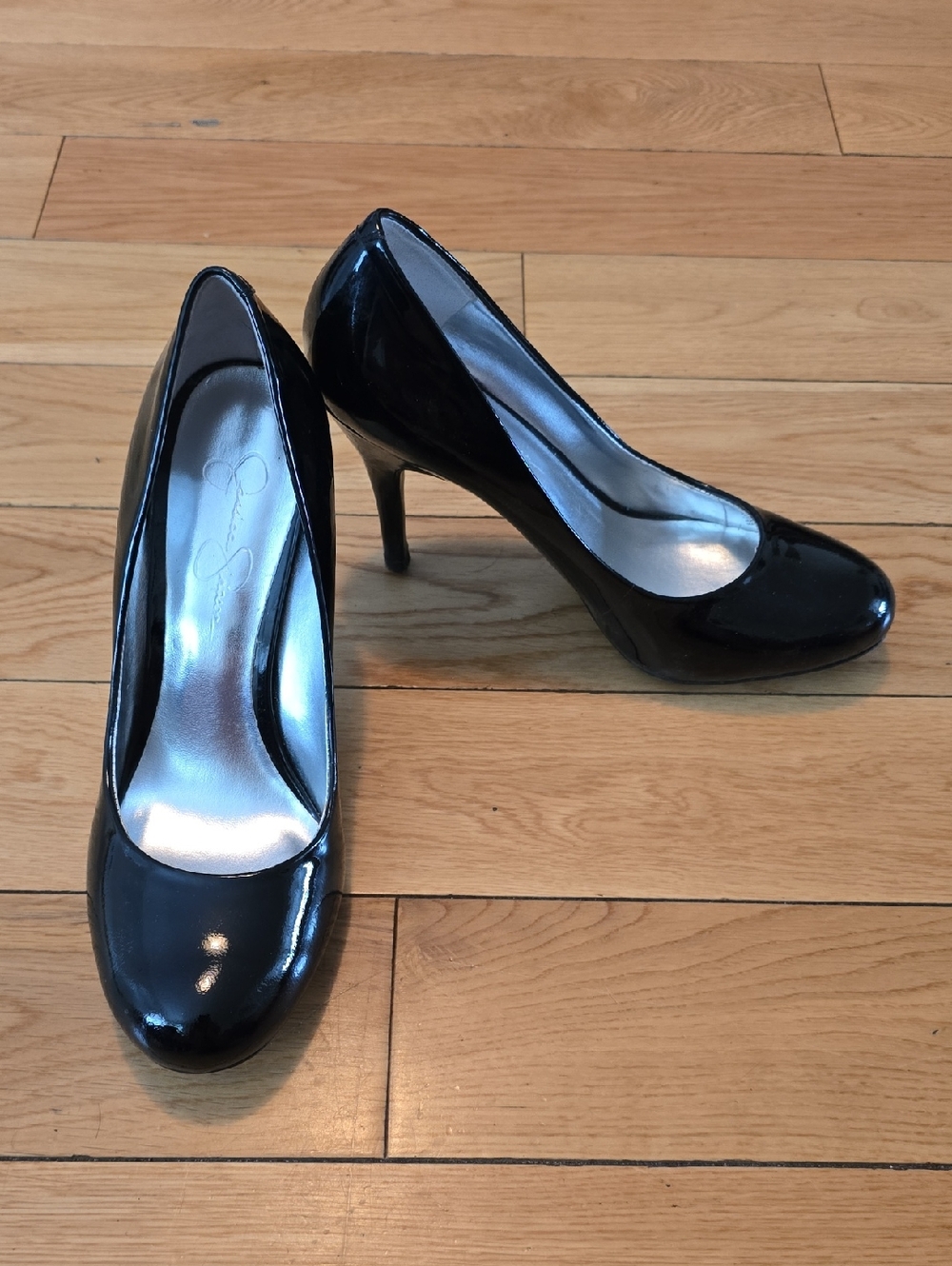 Jessica Simpson. Classic Black Patent High Heel Pumps - Women